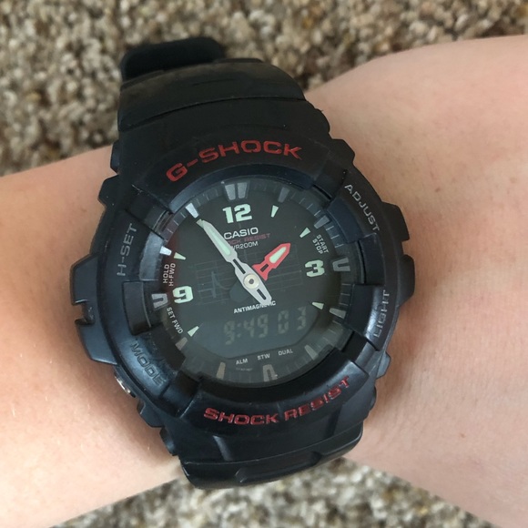 smallest analog g shock